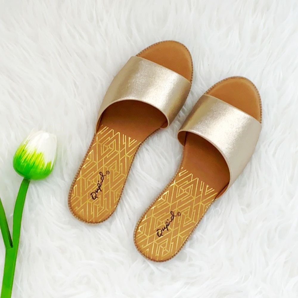 Oh-so-chic Gold Slide Sandals